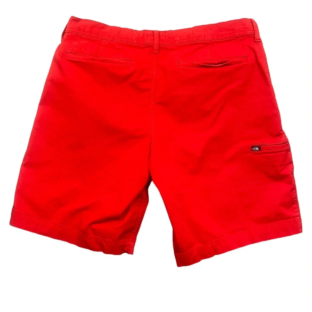 The North Face 38R Red Shorts Pockets‎